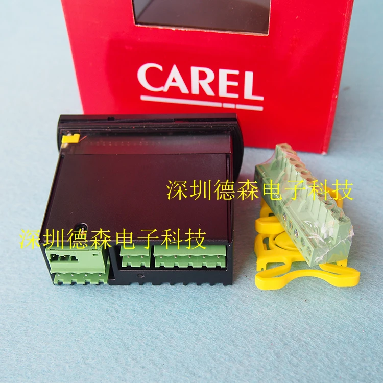 

RCDIC1H0E0 original new Italian CAREL temperature controller meter temperature controller RCDIC1HOEO switch