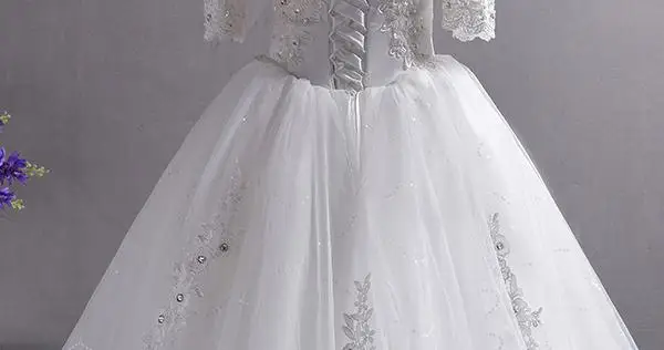 BANVASAC 2018 Appliques Del Merletto Boat Neck Abito di Sfera Abiti Da Sposa Cristalli Vintage Mezza Manica Corte Treno Abiti Da Sposa