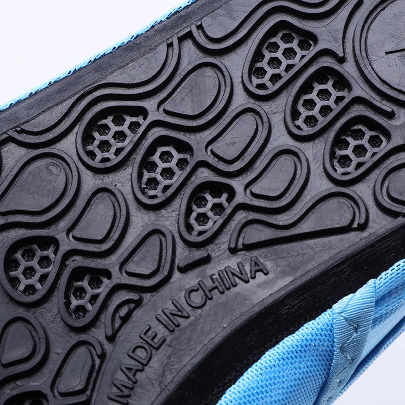 Mens Barefoot Shoes Mesh Summer Water Shoes Breathable Men Casual Beach Sneakers Slip On Flat Loafers Male Tenis Zapatos Hombre