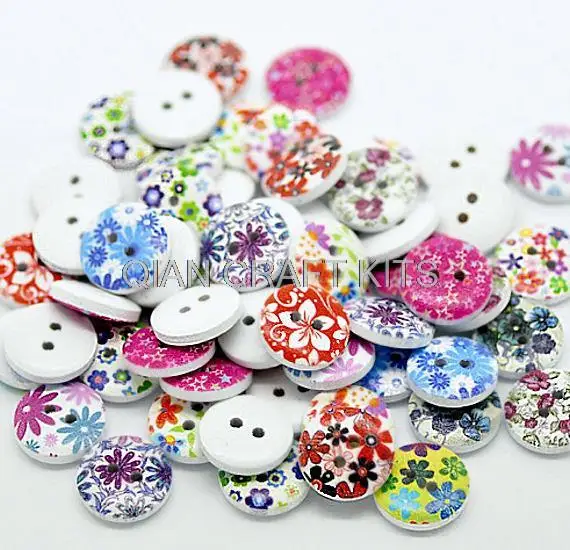 set of 200pcs Painted Wood Buttons Floral Design Assortment on White 18mm sewing wooden button