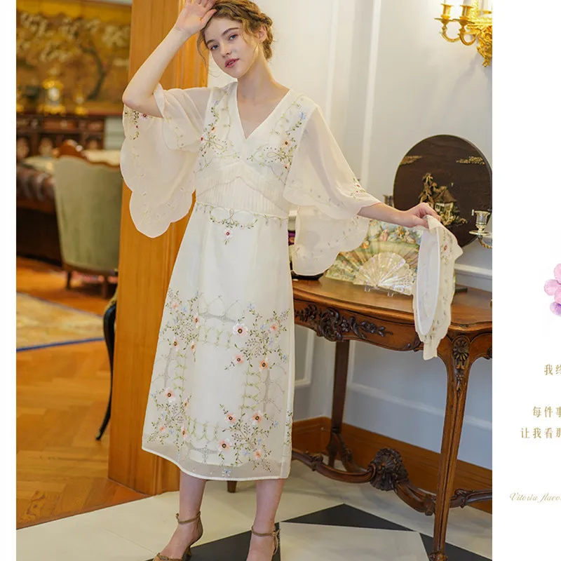 

Women Summer Vintage Antique Cotton Dresses Ladies Retro Elegant Slim Limited Edition Autumn Mori Girls Flower Embroidery Dress