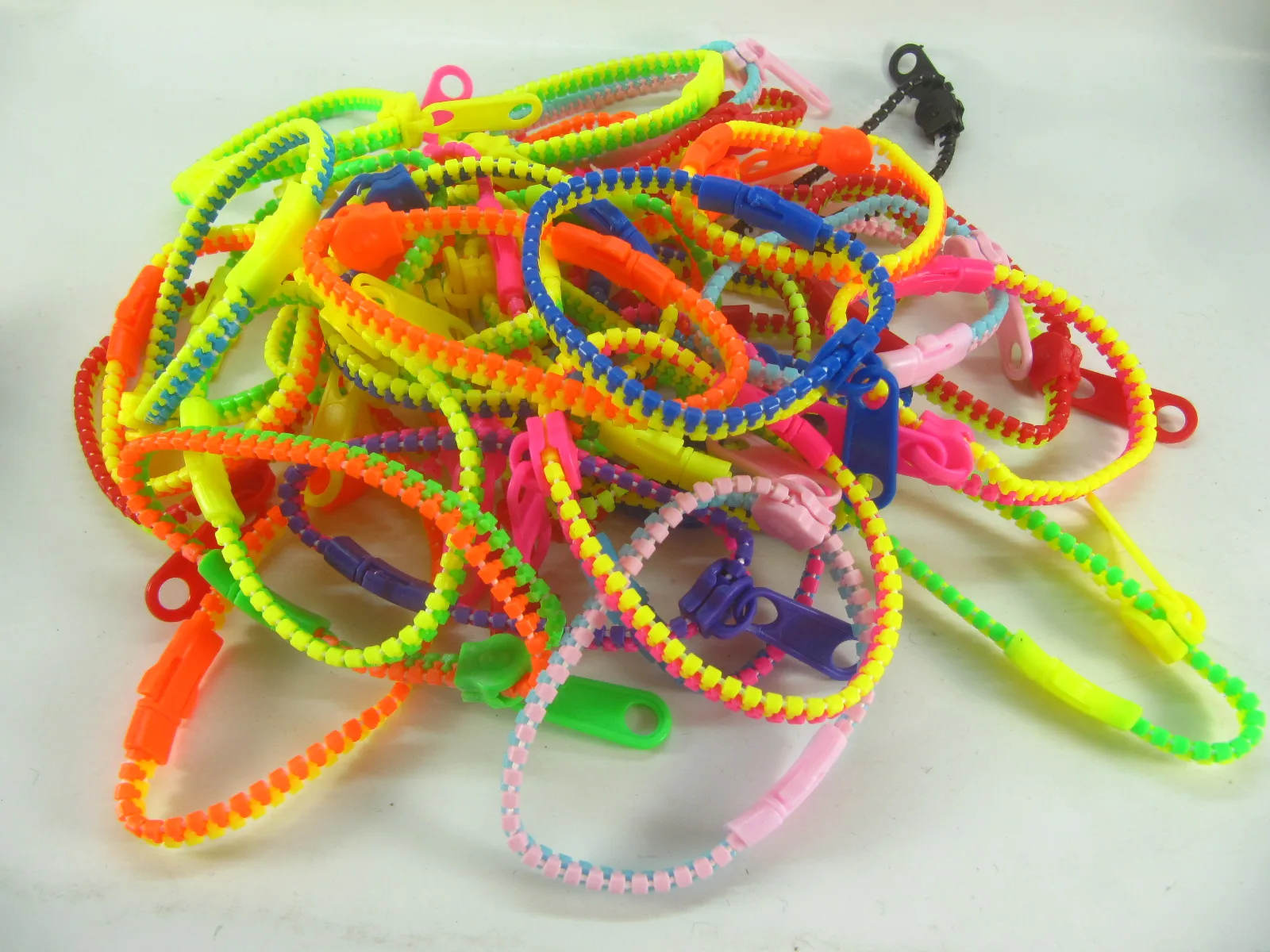 Wholesale 24pcs Unisex Zipper Bracelet Mixed Batch Plastic Multicolor Fashion Cuff Bracelet Wristband Jewelry