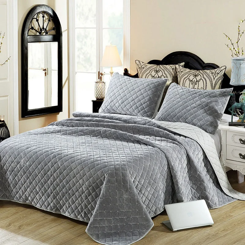 

Winter Plush Quilt Set 3PCS Bedspread on the Bed Embroidered Coverlet with 2 Pillowcase King Queen Size Double Blanket on Bed