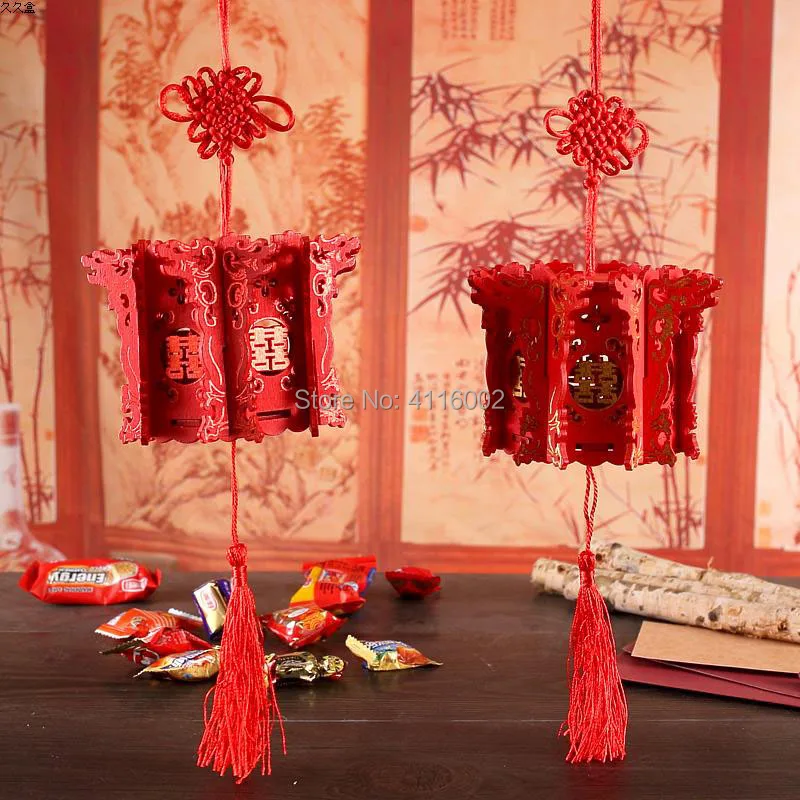 

50pcs Traditional Chinese Dragon Lantern Red Wooden Candy Box Hollow Out Wedding Party Favors And Gifts