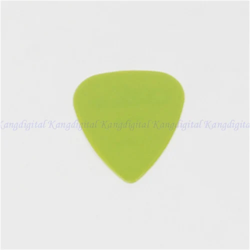 20 pcs 0.58mm Smooth Nylon Guitar Picks Pick Plectrum New