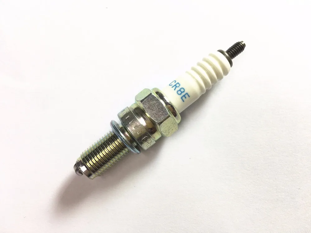 Spark Plug CR8E Resistor type for keeway Silverblade Insignio SpeedGear 250 Outlook Logik Outlander Macis Caffenero 125 150