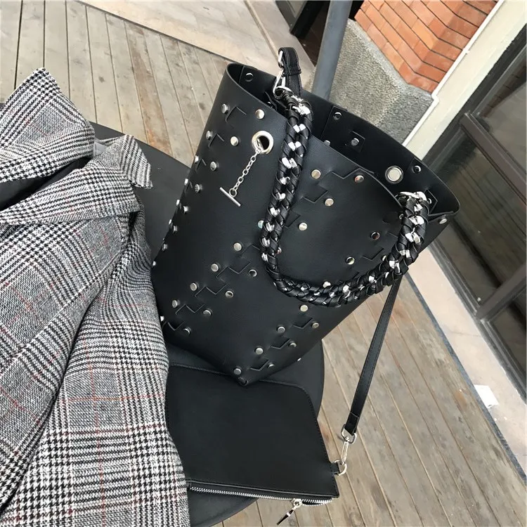 Hot Selling 2019 Famous Brand Designer Women\'s Bucket Bag Pu Leather Ladies Rivet Handbags Female Shoulder Bag Casual Tote