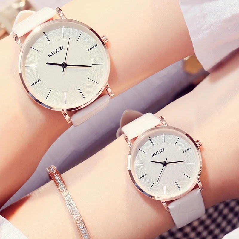 Kezzi Ultra Tipis Wanita Watch Kelas Sederhana Putih Pria Wanita Kulit Jam Tangan Fashion Kasual Tahan Air Pecinta QUARTZ Watch 1/ buah