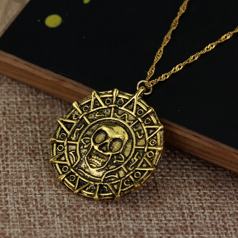 Fashion Retro Movie Pirates of the Caribbean Necklace Aztec coin Vintage Gold Captain Jack Sparrow Medallion Skull Men Necklaces