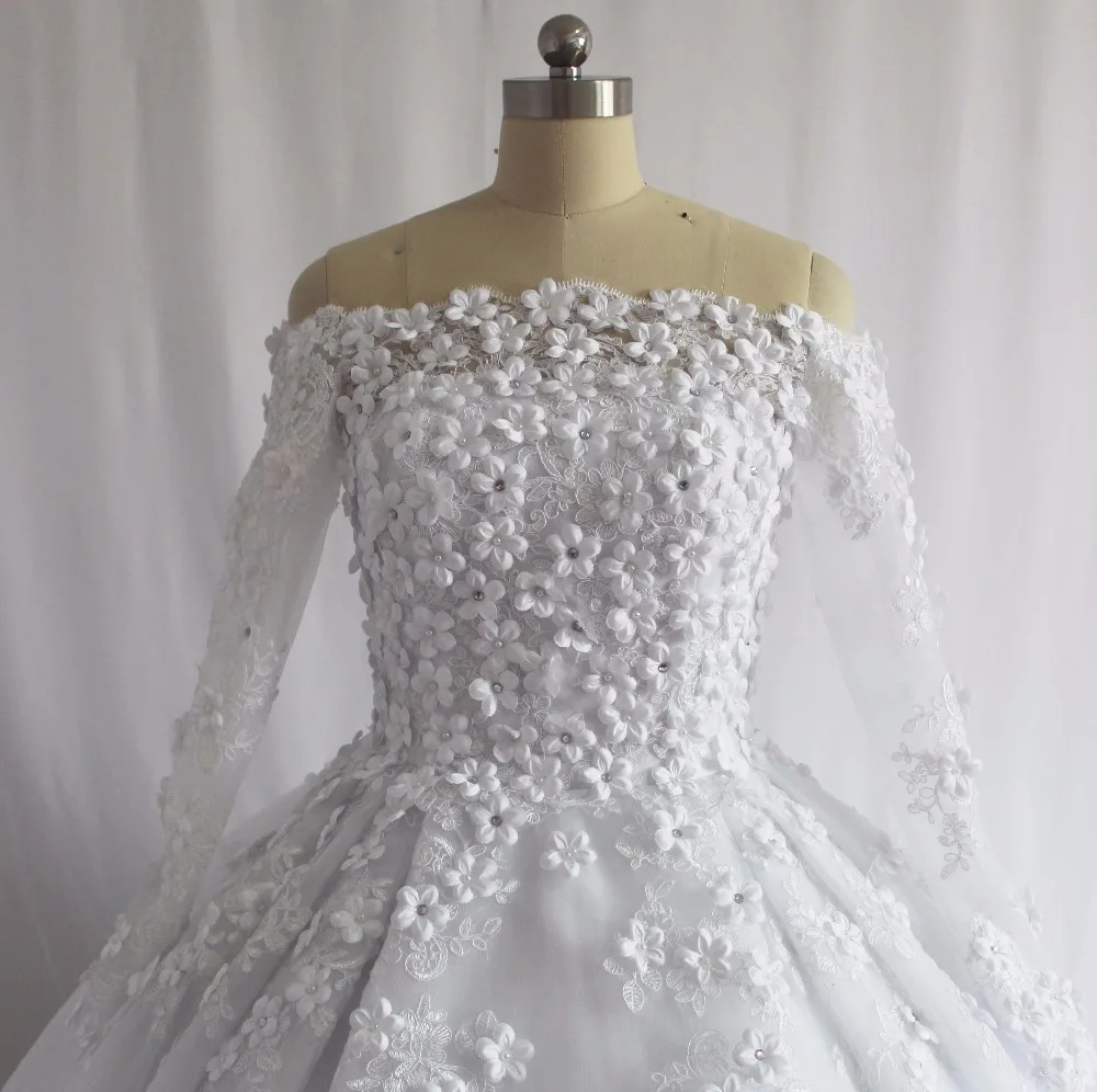 Generous Robe De Mariee Boat Neck Appliqued Beaded Flowers Long Sleeve Pleated Ball Gown Puffy Wedding Dress