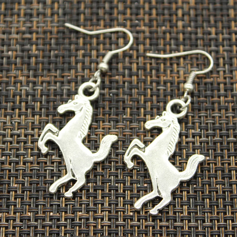 New Fashion Handmade Running Horse Walking Steed Pendants Silver Color Earrings For Womens Style