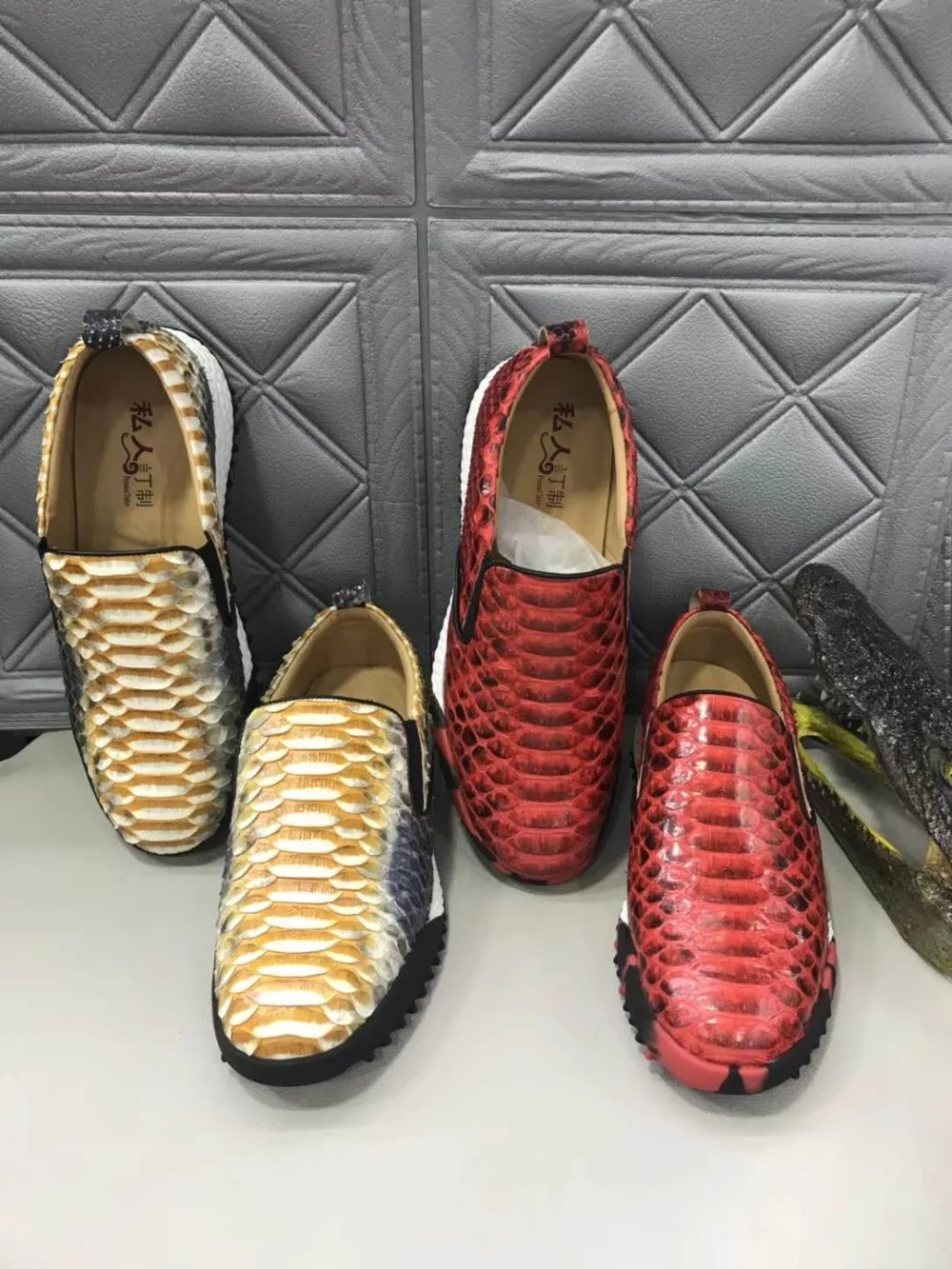 Newly top quality genuine python skin men shoe fashin leisure flat shoe strong solid thread shoe base red yellow orange colors