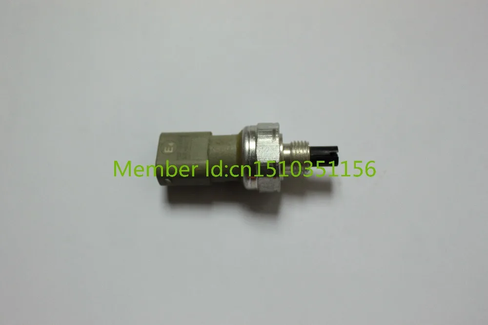 XYQPSEW Temperature sensor for Mercedes-Benz/ Volkswagen/51CP17-01