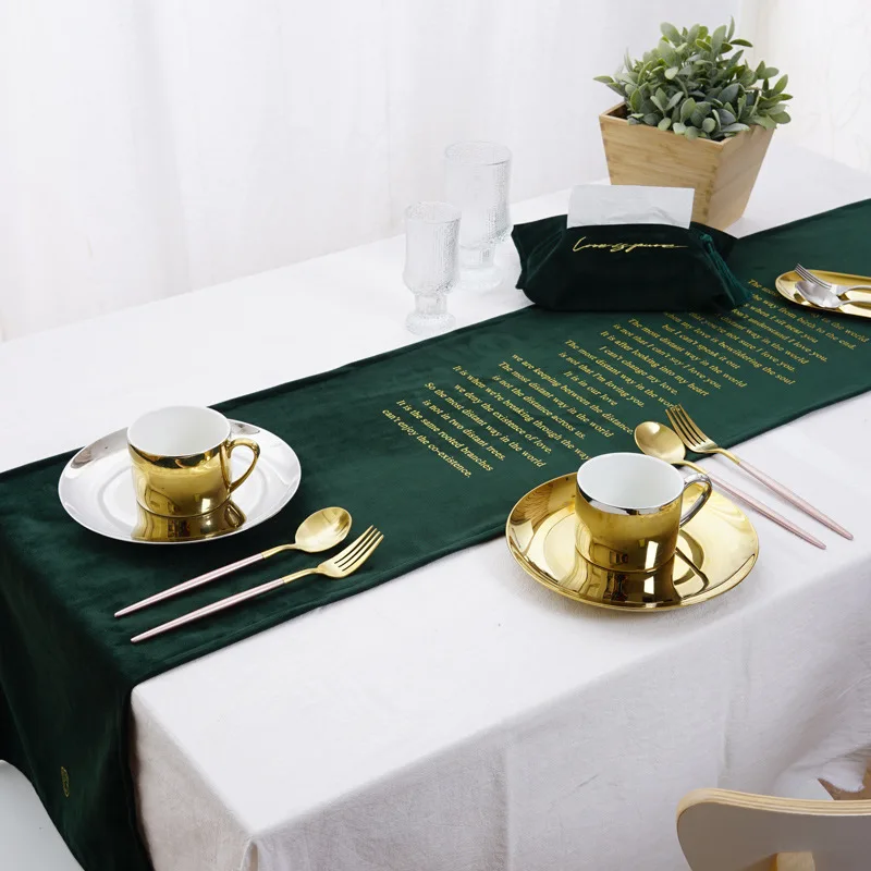 Elegant British Table Cloth Velvet English Alphabet Table Runner Home Hotel Decor Nordic Simple Blackish Green Bed Towel