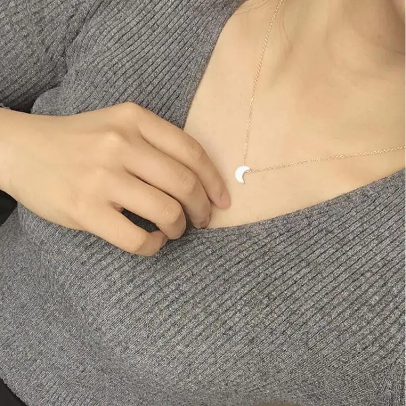 2018 Minimalist Crescent Moon Silver Gold Long Necklace Women Jewelry Solid Chain Pendant Necklace Women Chocker Vintage