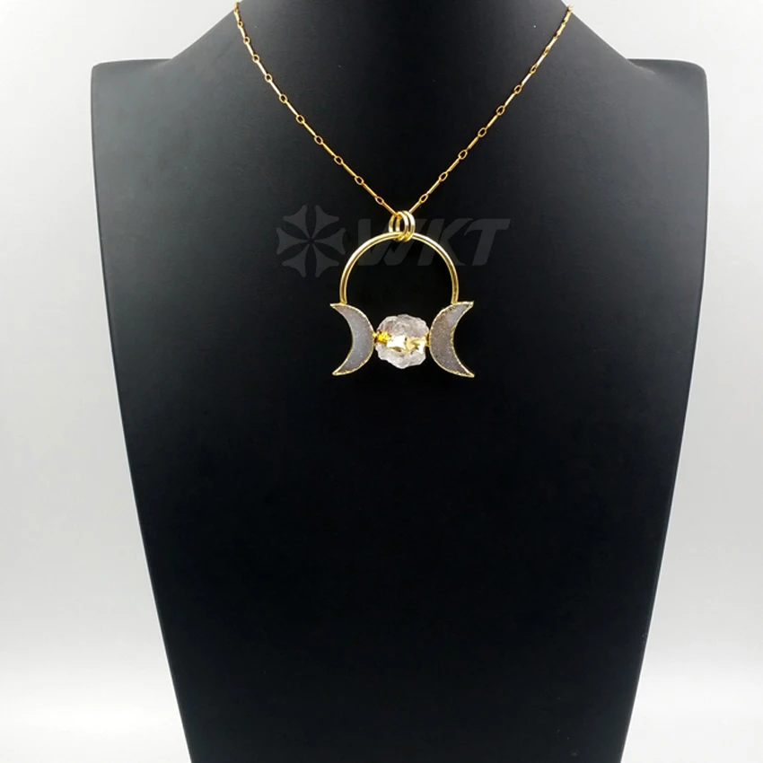 WT-N1075 Wholesale Fashion Jewelry Natural Crystal Quartz Angel Necklace With 24K Gold Druzy Crescent Moon Necklace For Women