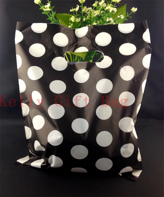 

Wholesale 100pcs/lot 25x35cm Round Dots Black Plastic Bag Boutique Clothes Jewelry Packaging Bags Cute Plastic Gift Bag Pouches