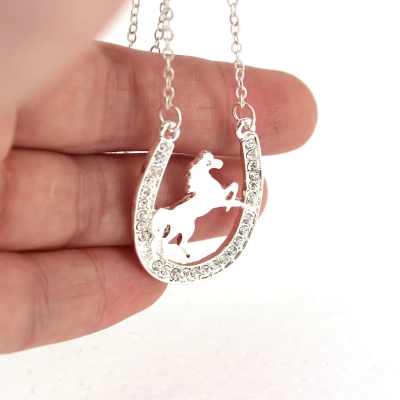 hzew new running horse and Horseshoe pendant necklace