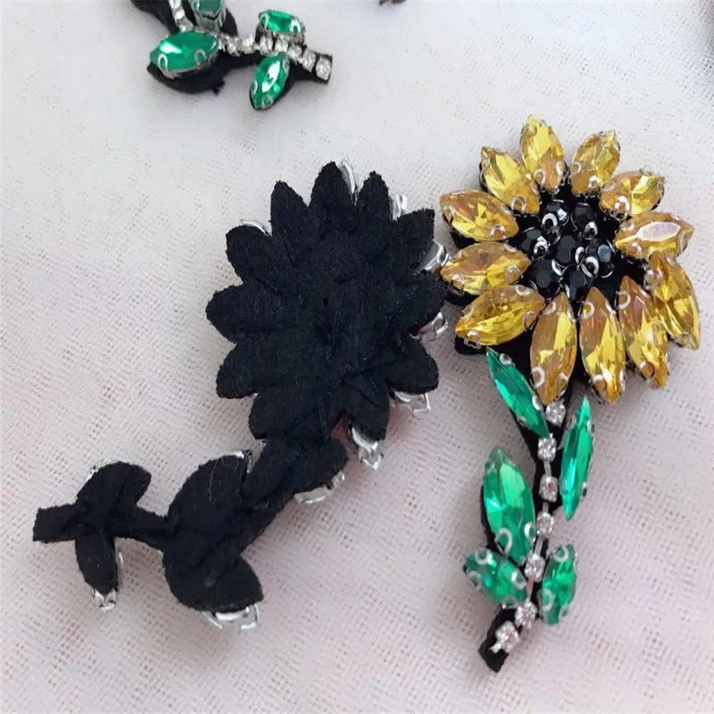 4 Pieces Sunflower Rhinestones Beads Patches Pink Yellow 3D Handmade Patches Sew On Clothing T-shirt Bag Apparel Accessories