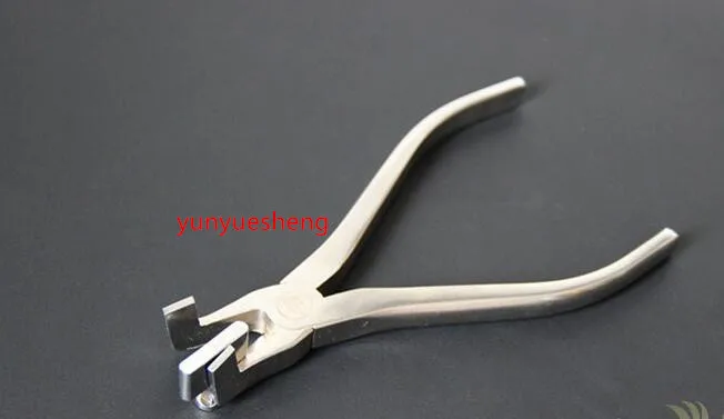 The keyboard pliers, grand piano tuning and maintenance tools