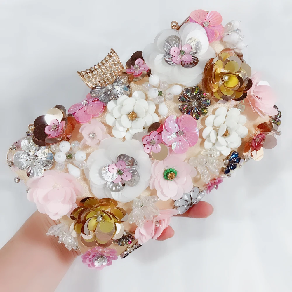 Daiwei Evening Bag Flower Bride Bag Purse Beading Diamond  Flower Crystal Evening Bag Clutch Bags Lady Wedding Purse