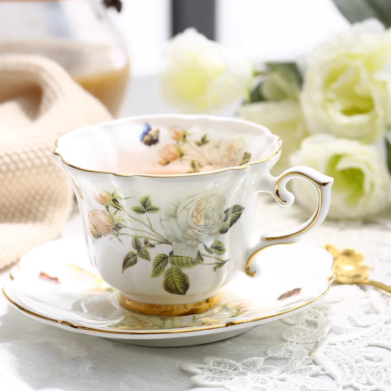 Boreal Europe Style Bone China Porcelain Coffee Cup Pastoral White Rose English Afternoon Teacup Cup and Saucer Set Gift Box