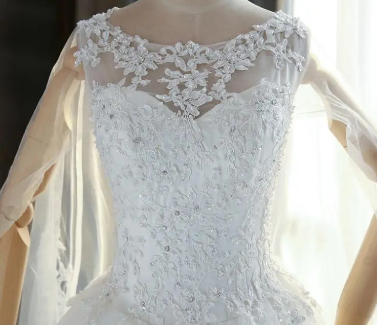 BANVASAC 2017 Nieuwe Elegant Kristallen O Hals Trouwjurken Mouwloze Satijn Borduren Hof Trein Lace Bridal Baljurken