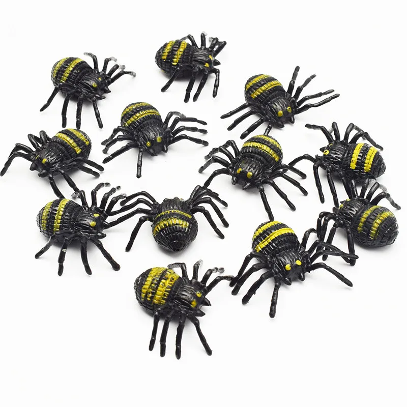 10 stücke PVC Künstliche Simulation Kunststoff Bugs Gefälschte Spinnen für Halloween Party Favors Dekoration Spielzeug Spiel party kleid up requisiten