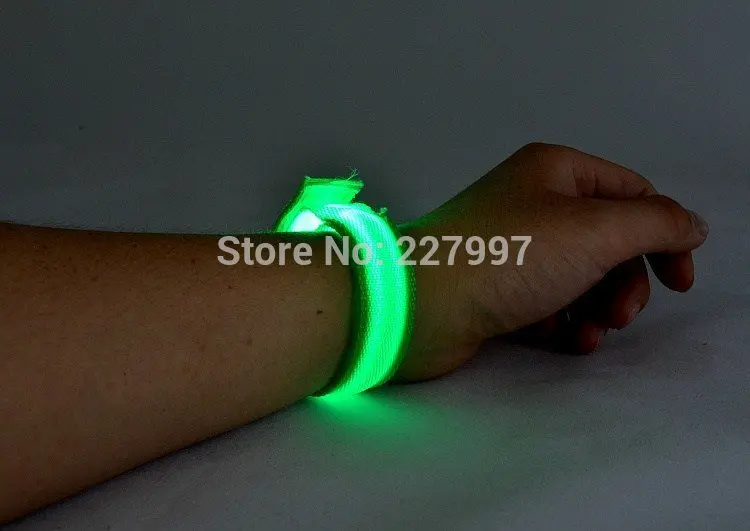 200pcs LED bracelets flashing wrist band for event party decoration glowing bracelet running gear LED lights wrist ring lin2980