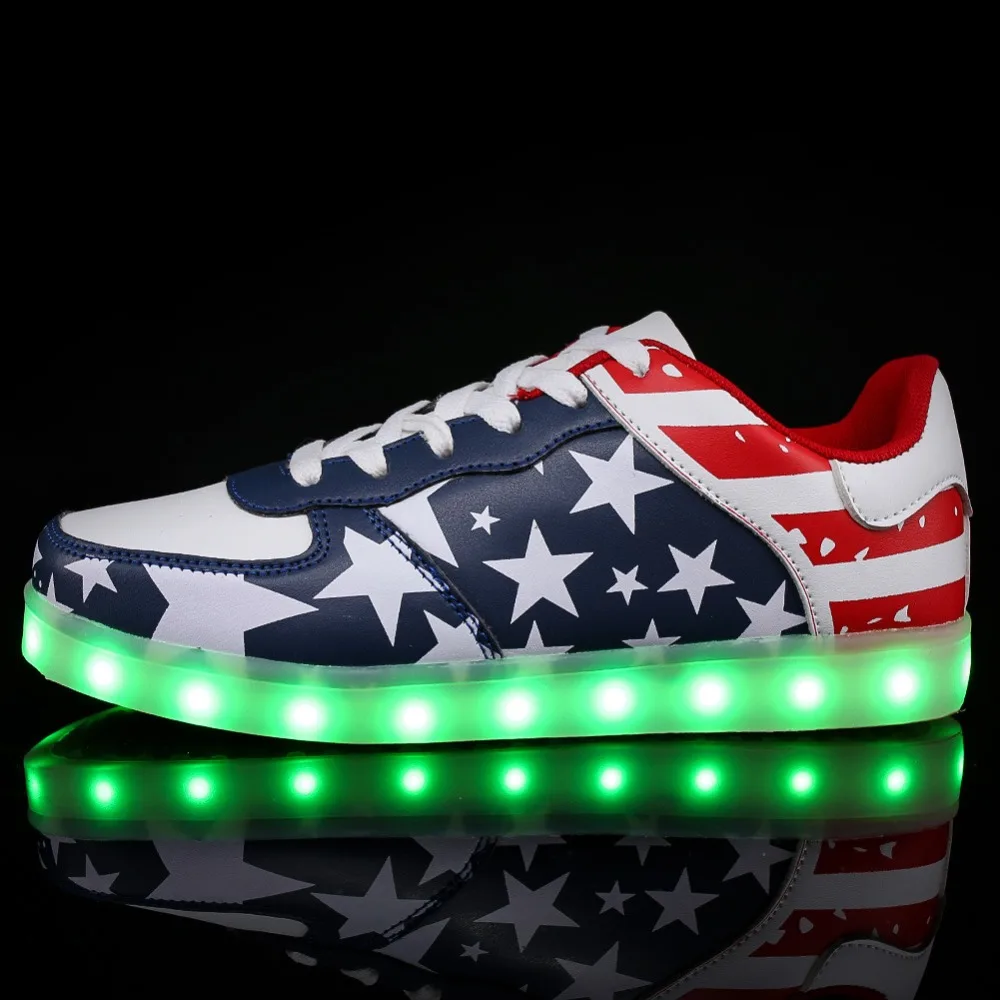 Ukuran 30-46 Sneakers Bercahaya untuk Anak-anak dan Dewasa Sepatu Nyala Lampu Pengisi Daya USB untuk Anak Laki-laki Perempuan Sepatu Kasual Led Wanita