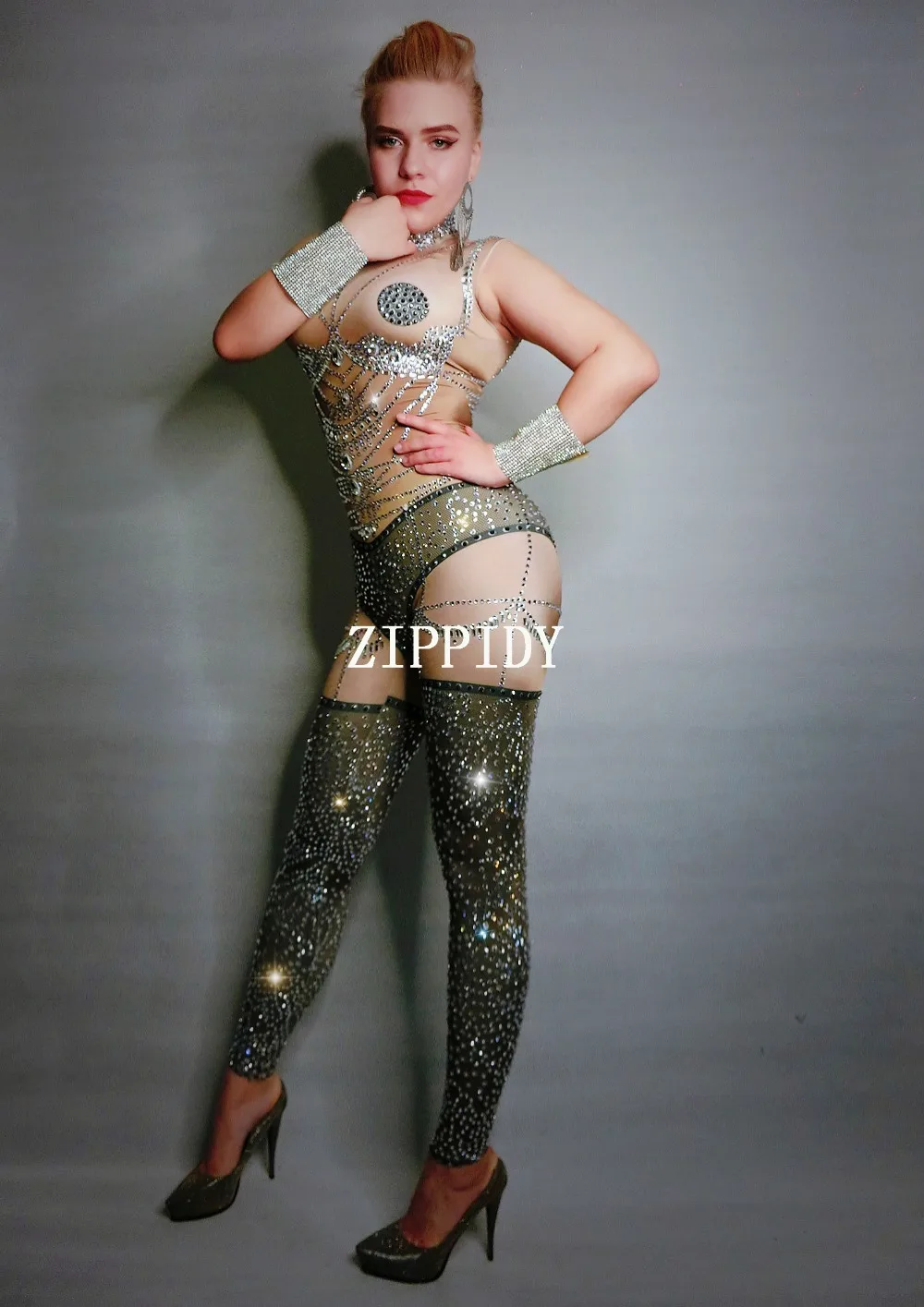 2019 Nuovo Sexy Nude Strass Sexy Della Tuta Senza Maniche Danza Tuta Costume Femminile Locale Notturno delle Donne di Promenade Show Sul Palco Vestito