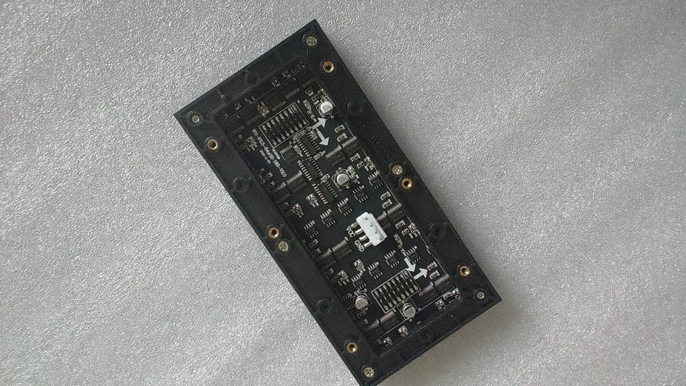 160*80Mm 64*32Pixels 1/16 Scan Smd2121 3in1 Rgb Full Color P2.5 Led Module Voor Binnenscherm