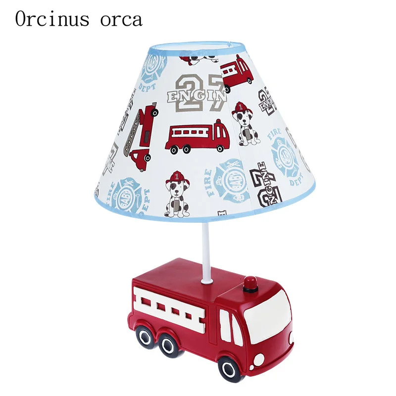 Creative cartoon red car desk lamp boy bedroom children's room lamp modern simple resin automobile desk lamp free shipping