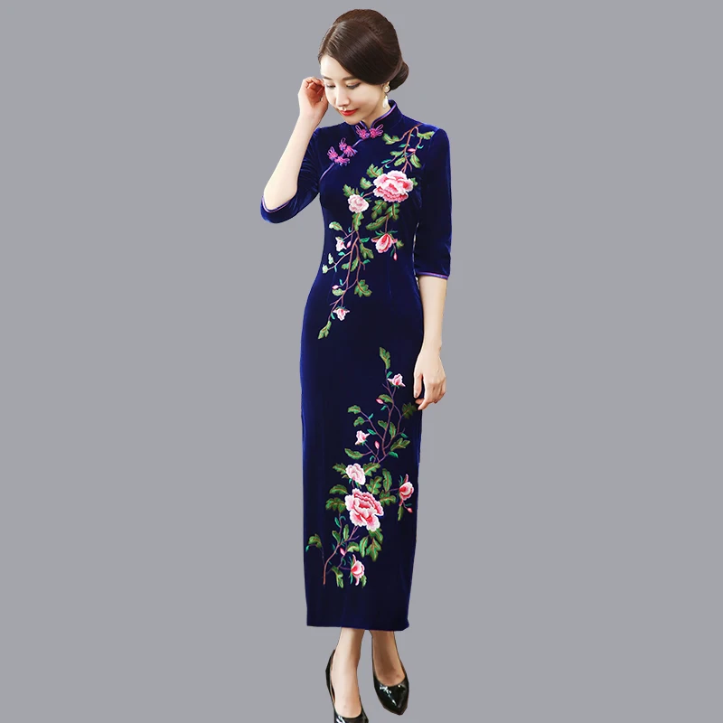 Top Grade Female Fall New Velour Qipao Chinese Style Embroider Flower Dress Half Sleeve Long Evening Mandarin Collar Cheongsam 