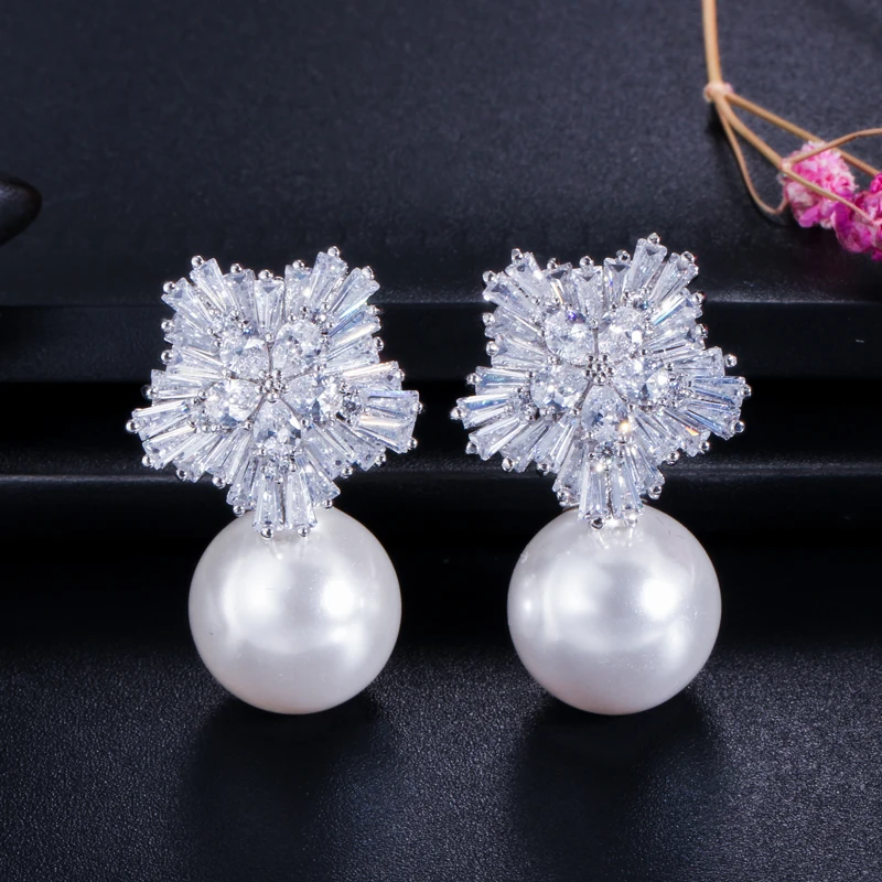 CWWZircons Fashion OL Style Silver Color Cubic Zirconia Setting Large Flower Stud Earrings with Pearls Jewelry for Women CZ282