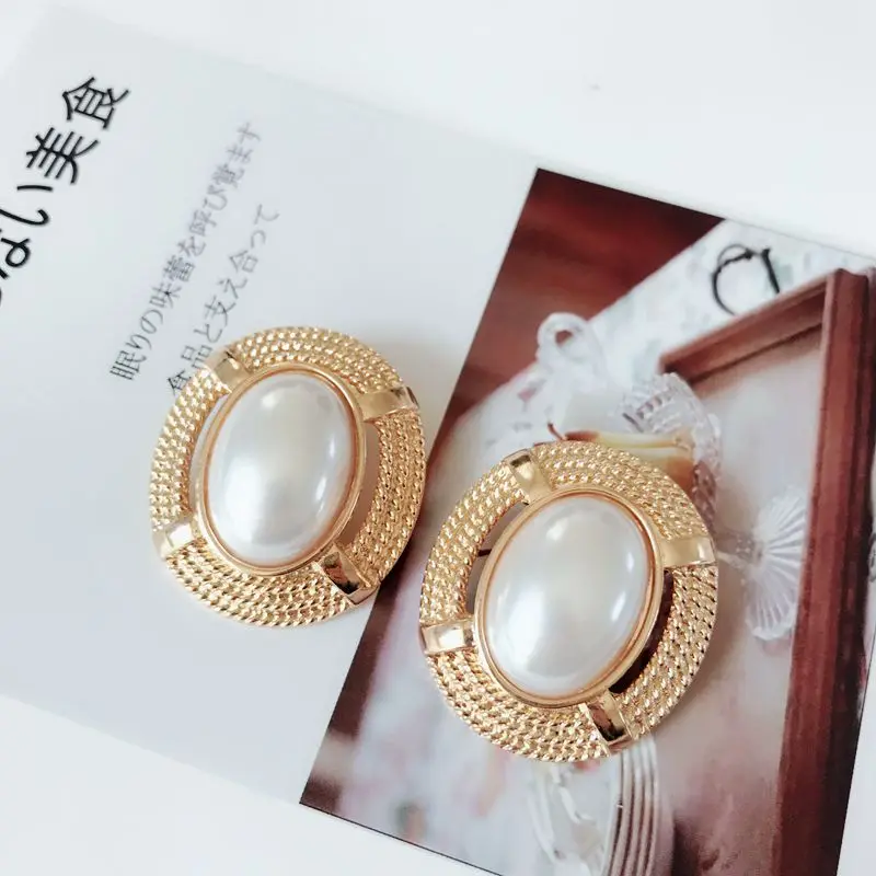 Oval Shaped Alloy Big Pearl Elegant Sweet Clip Earrings Statement Ear Accessories