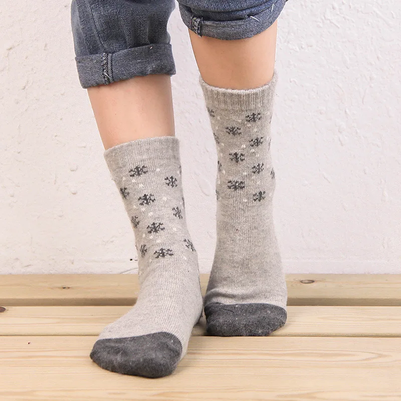 5 Pairs/Lot Wool Socks Women Winter Snow Flower Pattern Cashmere Breathable Sock Christmas Gift for Girls Ladies