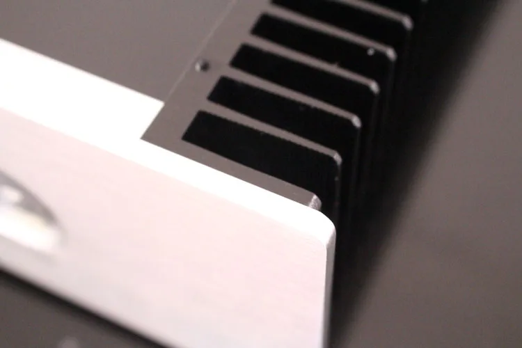 Caixa amplificadora de potência 4310 036, chassis para parte frontal do radiador