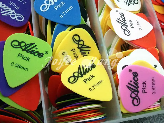 Lots of 100pcs Alice Sandblast Matte Nylon Acoustic Electric Guitar Picks Plectrums Free Shipping