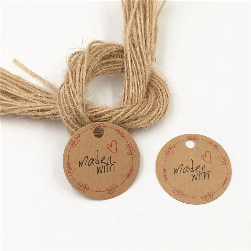 

100 PCS Kraft Paper Gift Tags made with Red Heart For DIY Gifts Crafts Price Tags Wedding decoration +100 pcs rope 3x3cm