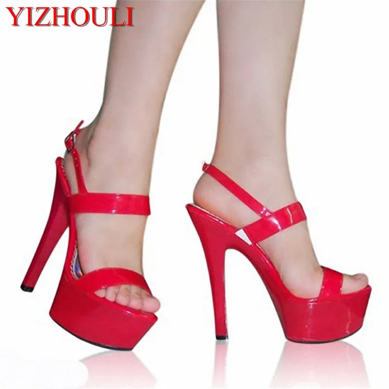 The 15 cm tall star sexy model catwalk shows the plus-size shoes, the banquet pole dancing sandals