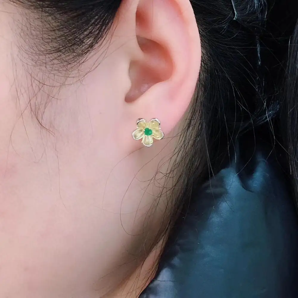 New style, special price, beautiful. Natural Emerald Ear Nails, 9255 Sterling silver, gold plated. Hot