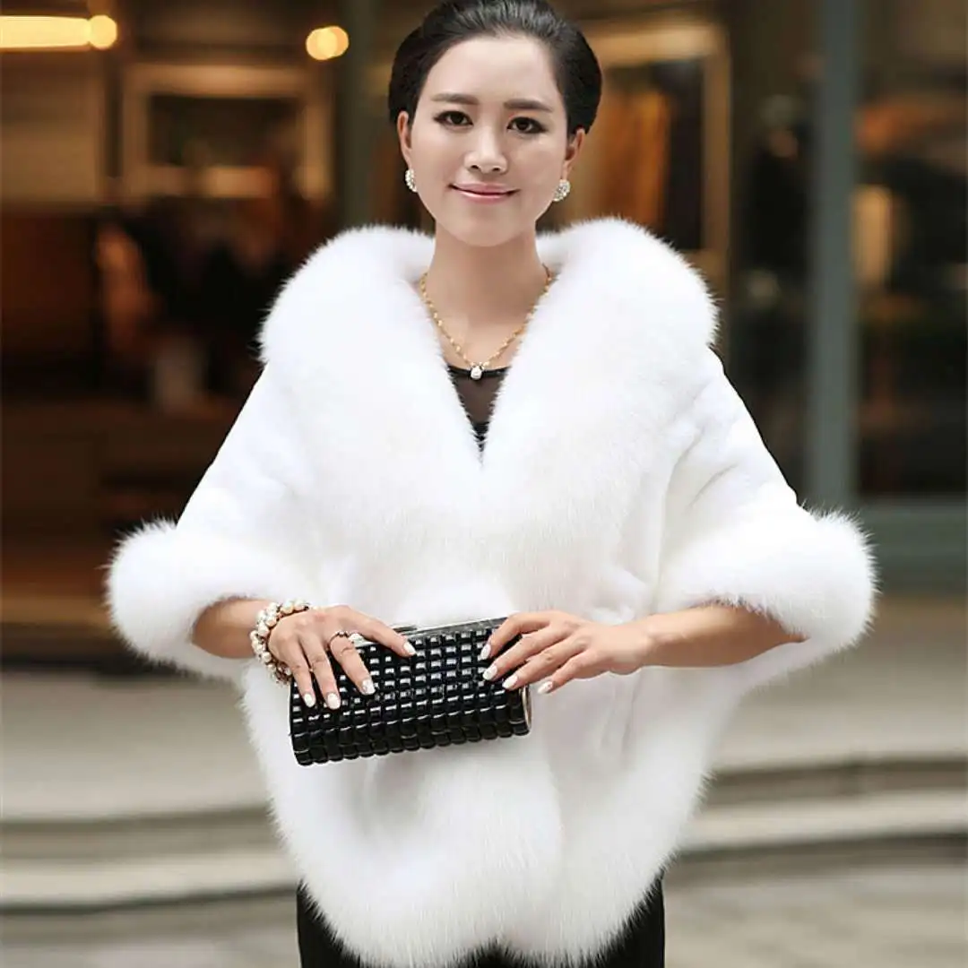 ผู้หญิง Faux Fur Cape เสื้อฤดูหนาว Warm White / Black / Burgundy ขนขนาดใหญ่สั้น Young Lady 2021ใหม่