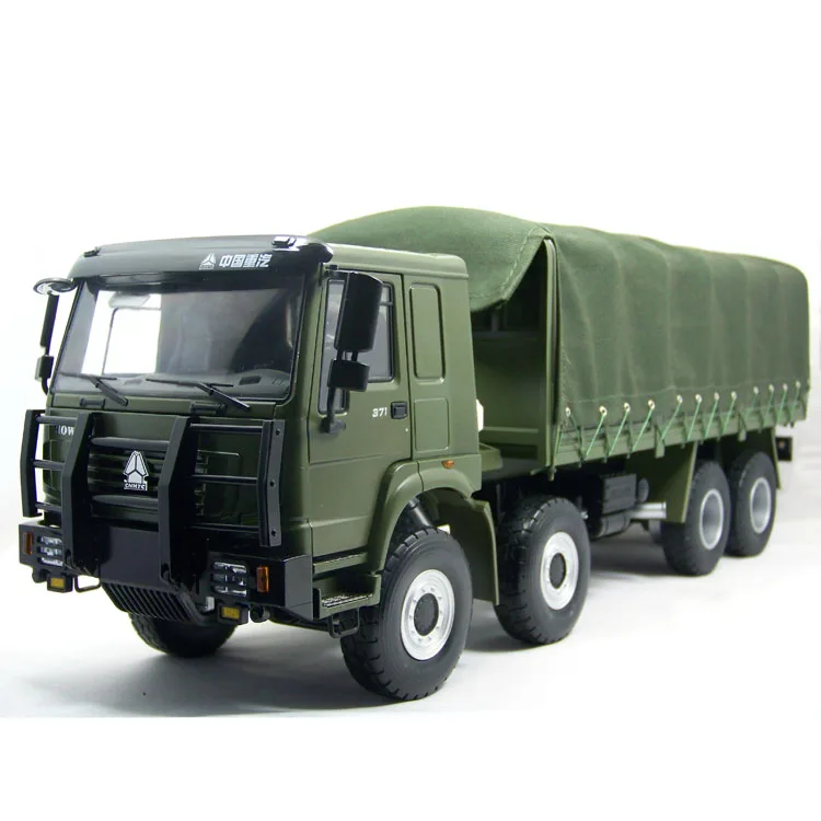 Alloy Toy Model 1:24 Scale SinoTruk HOWO 8X8 Axle Tractor,Army Off-Road Military Truck Vehicles DieCast Model Gift Collection