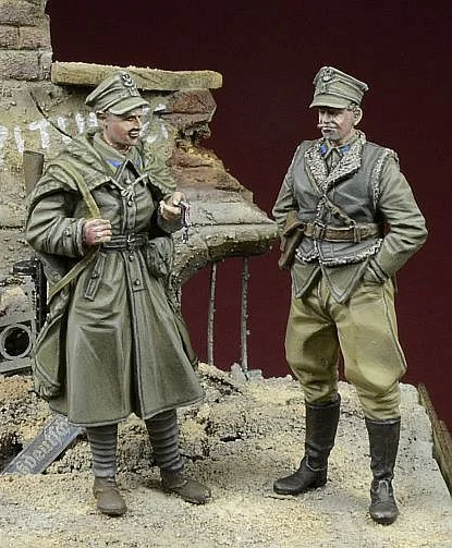 

1/35 Resin Figures Model Kits WWII Polish Soldiers Berlin 2 figure Unassambled Unpainted