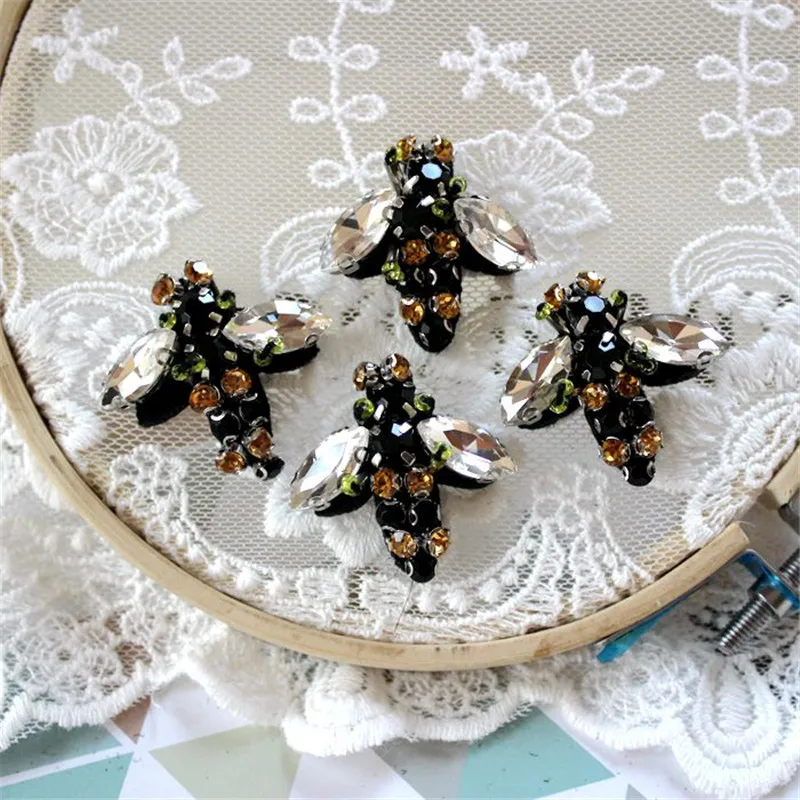 20PCS/LOT Beads Small Bee Patch for Clothes rhinestone Beads Patch for Clothing Sewing On beads Decoration DIY