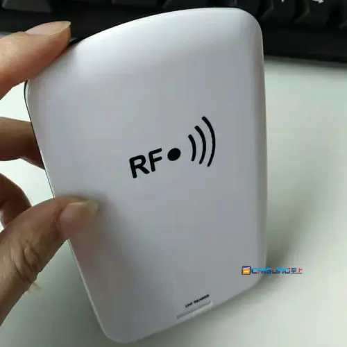 

USB desktop uhf rfid reader for epc gen2 rfid reader with frequency 902Mhz-928Mhz 865MHz-868MHz with bluetooth function