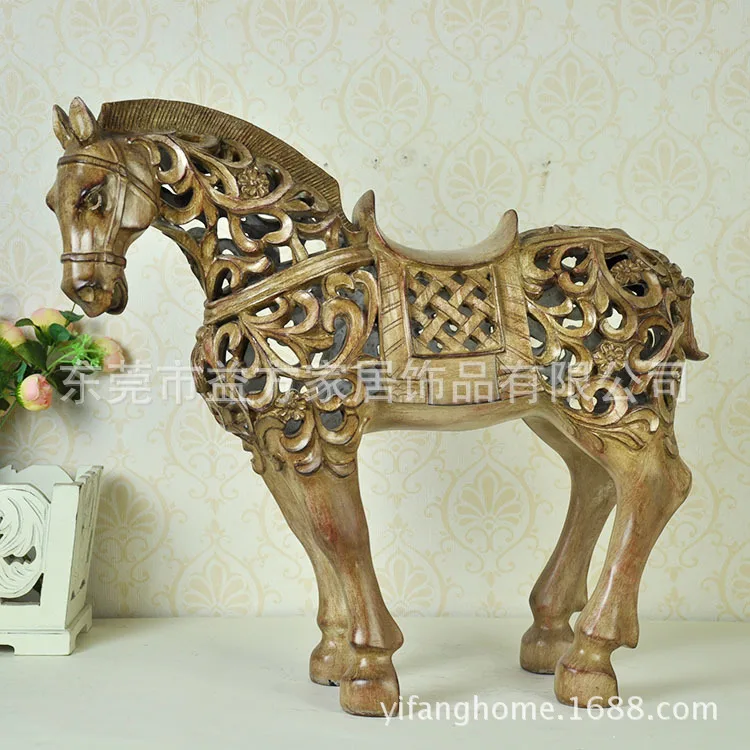 European-style antique wood effect hollow horse ornaments American resin business gifts home decorations