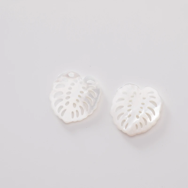 24*26MM 4Pcs/Pack 100% Pure Natural Sea Shell Hollow Out Leaf Shape Jewelry Pendants Earring Charms