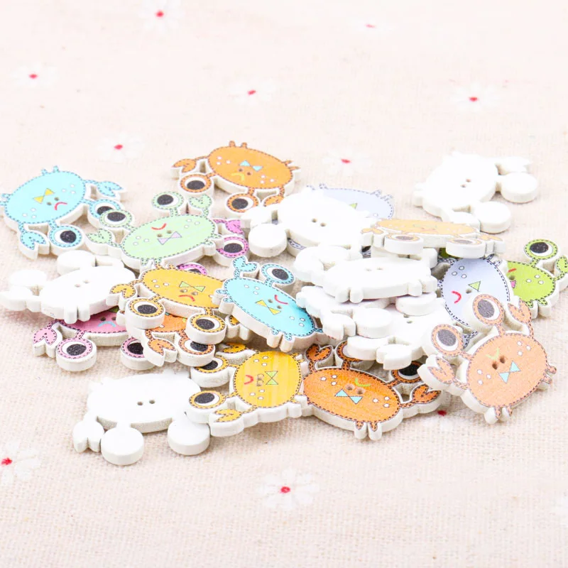 21x28mm Fashion wooden buttons 2 holes Natural Wooden Button crab Design Scrapbooking Sewing Accessories DIY Craft 20pcs